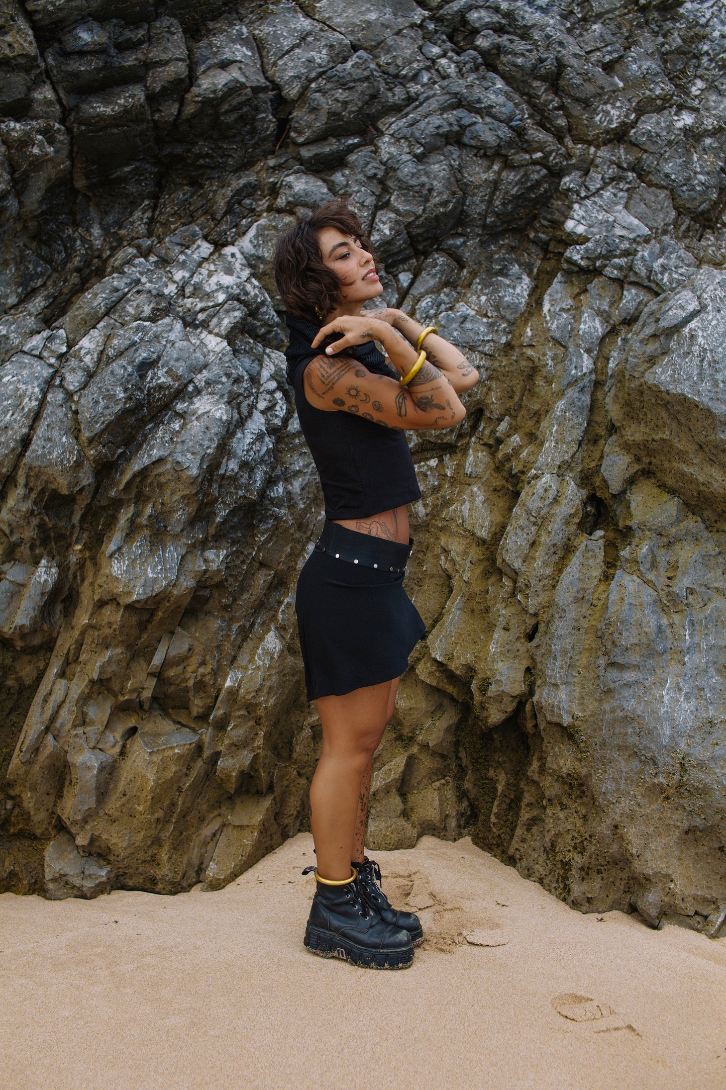 NALA TOP BLACK MESH