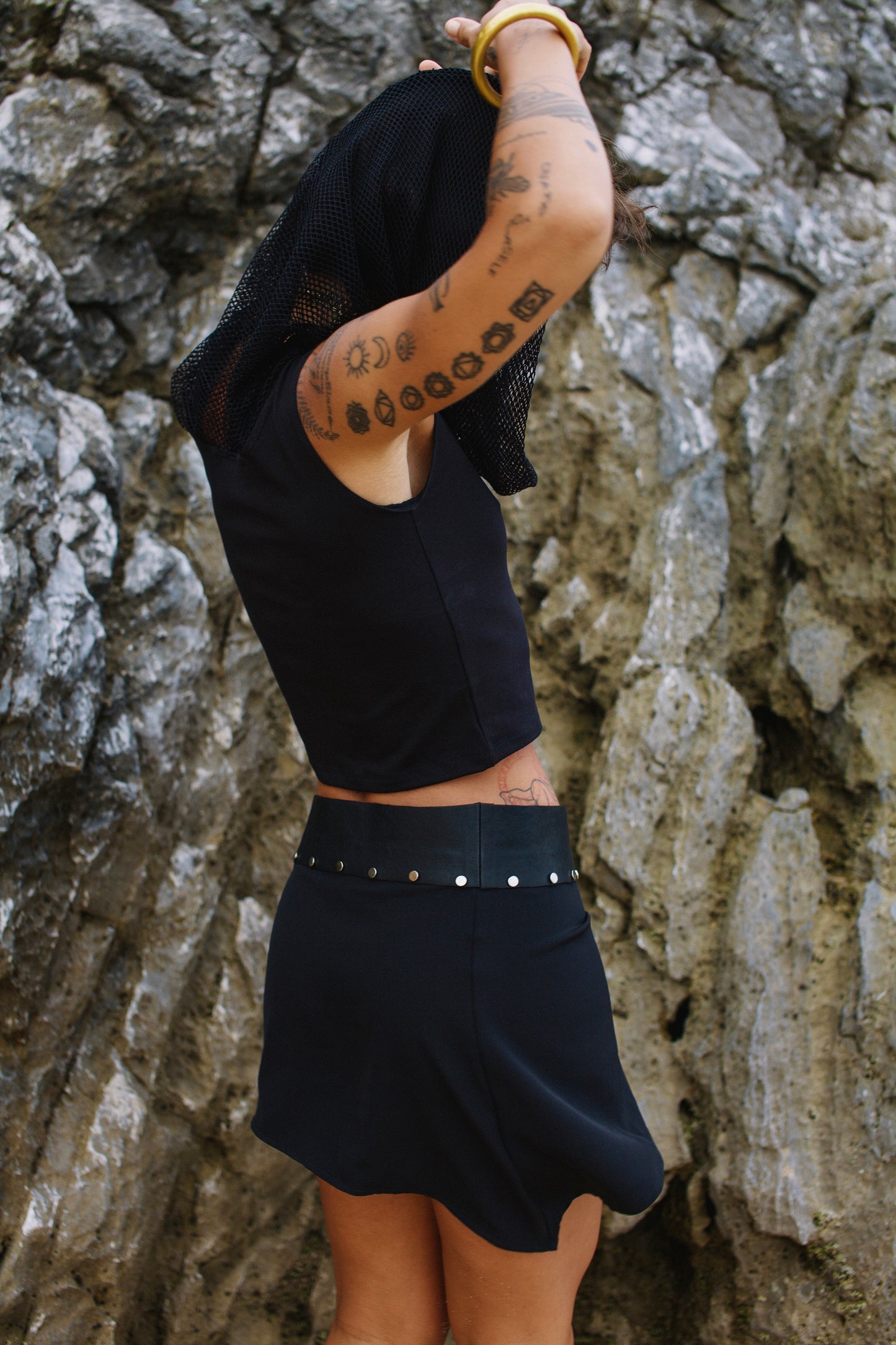 NALA TOP BLACK MESH
