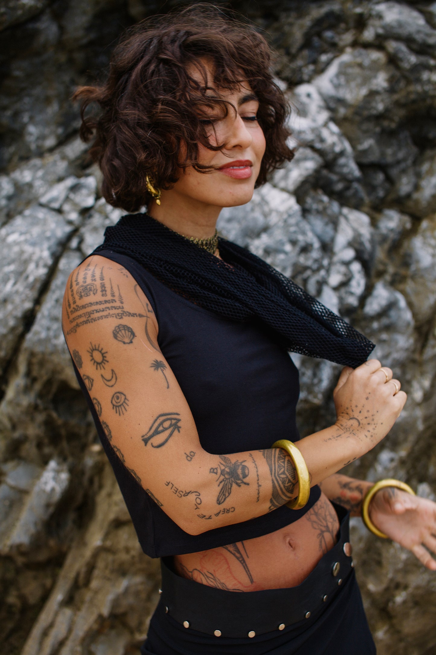 NALA TOP BLACK MESH