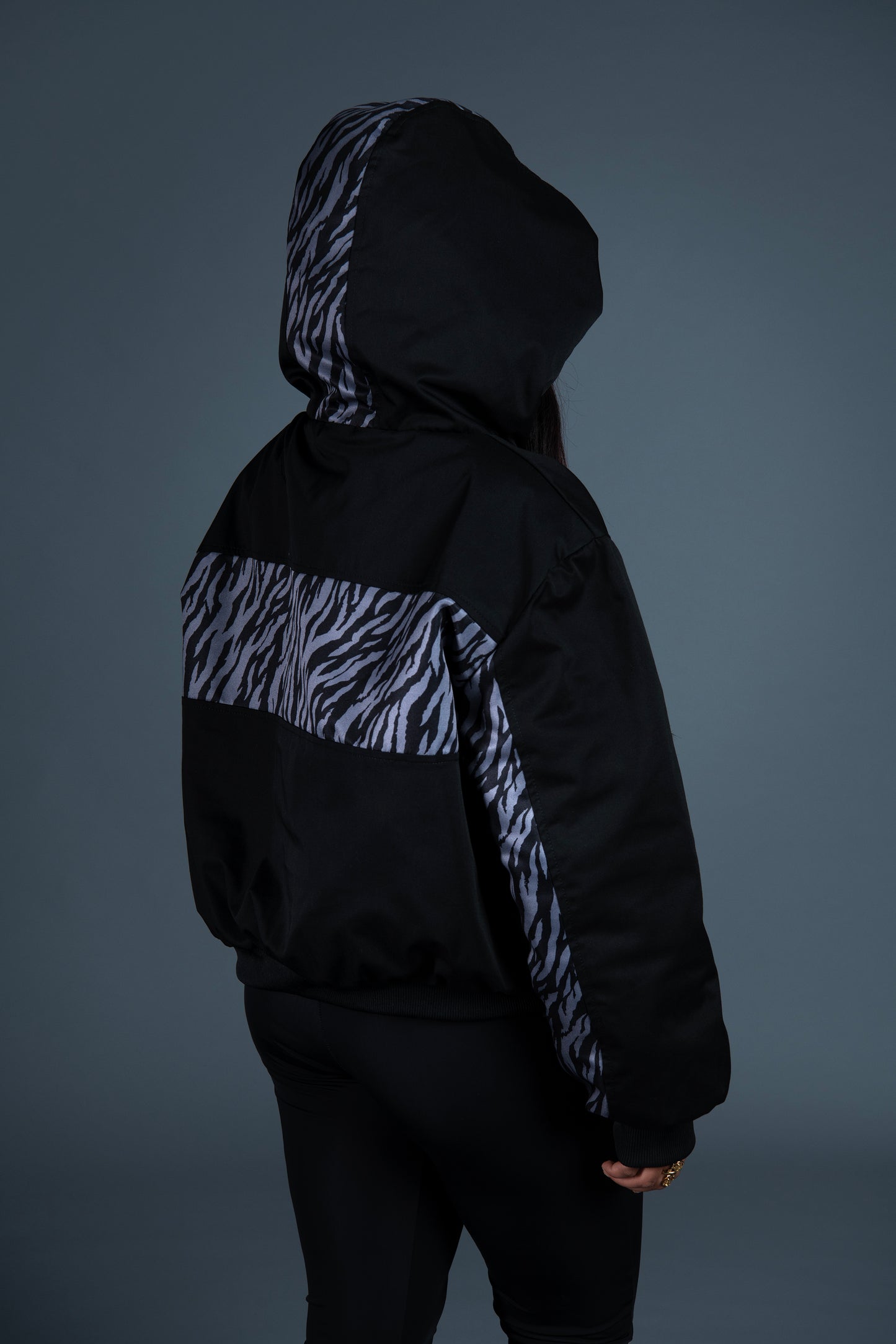 SHADOW BOMBER JACKET TIGER SILVER