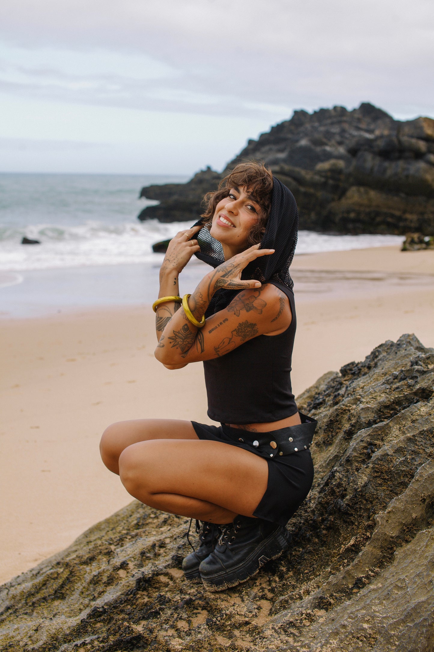 NALA TOP BLACK MESH