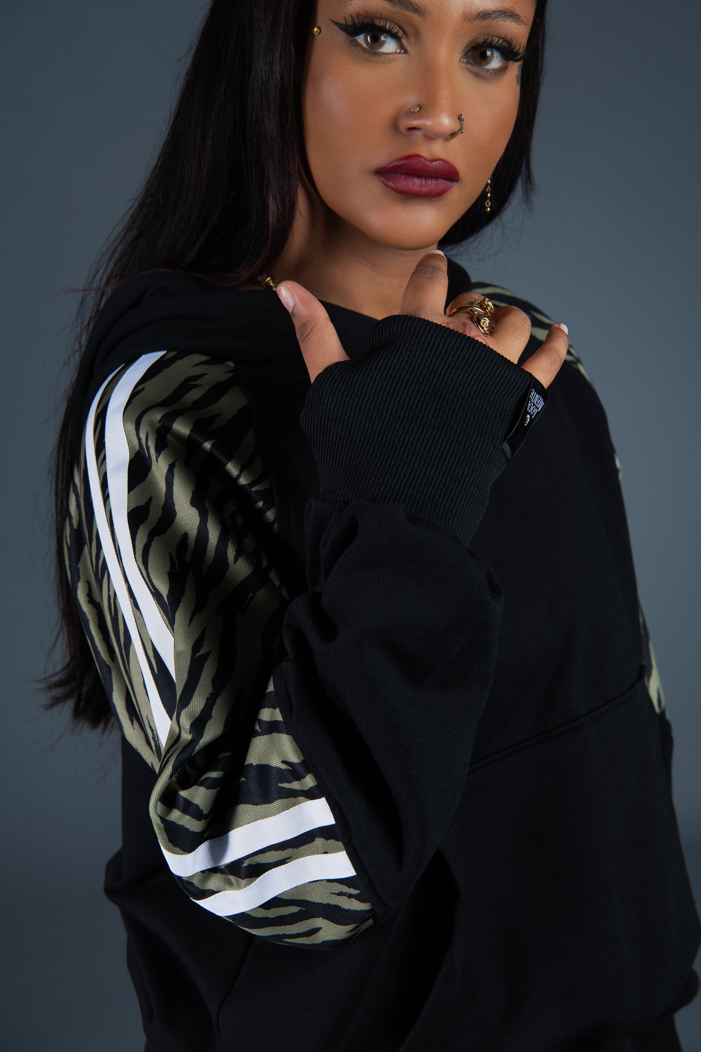 NEO HOODIE TIGER ARMY